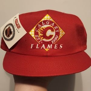Vintage 90's Calgary Flames snapback red deadstock .